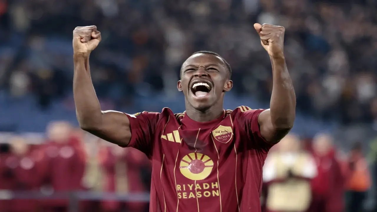 ضربة قوية من فهد الروقي للهلال والمنتخب: من وراء كارثة إقالة سعود عبد الحميد؟